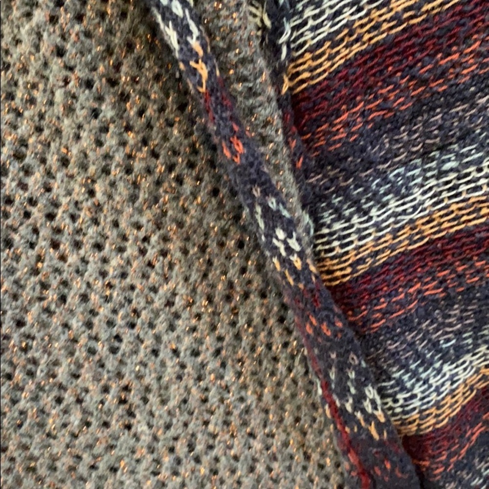 Sweater - Picture 5 of 7